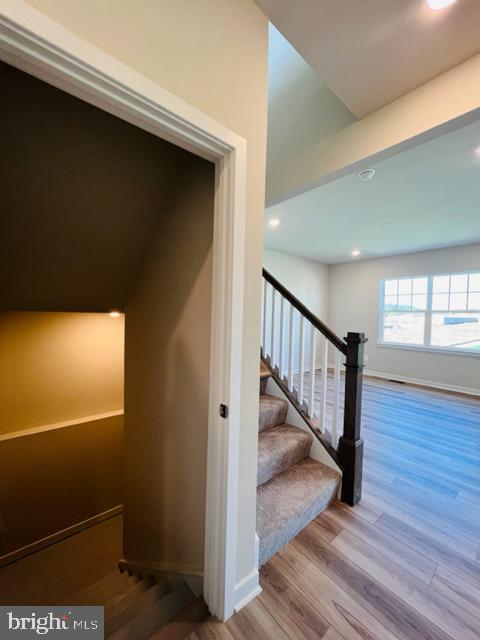 SENSENY VILLAGE - Residential Lease