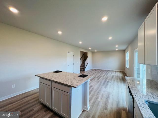 SENSENY VILLAGE - Residential Lease