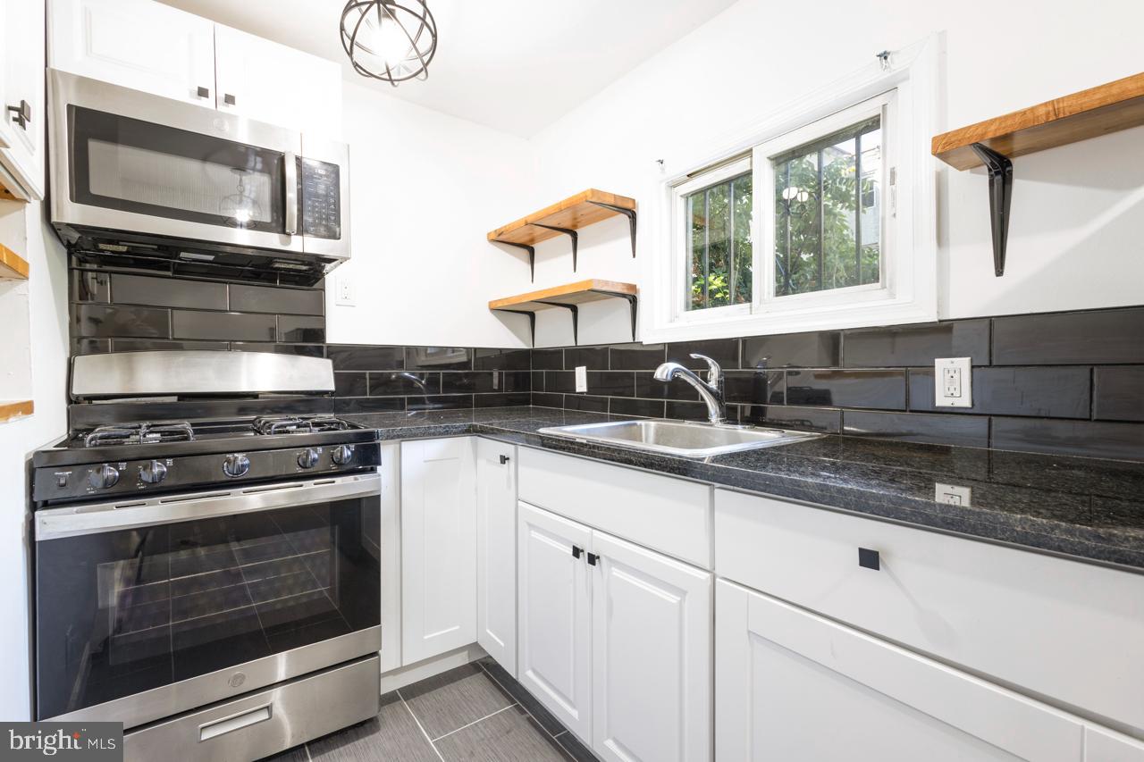 STRAWBERRY MANSION - Residential