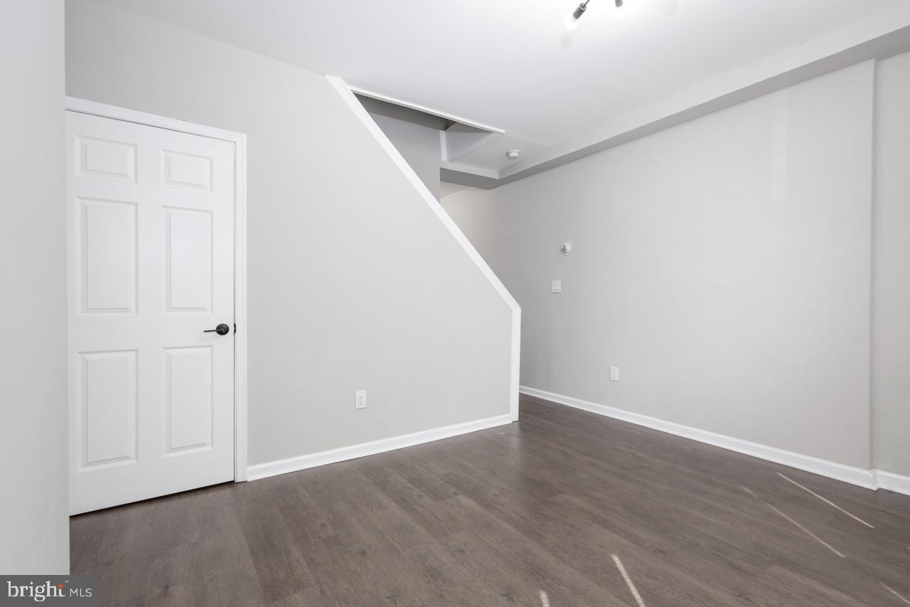 STRAWBERRY MANSION - Residential