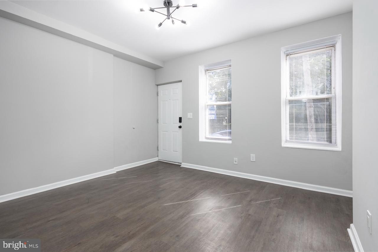 STRAWBERRY MANSION - Residential