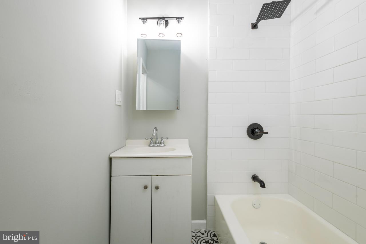 STRAWBERRY MANSION - Residential