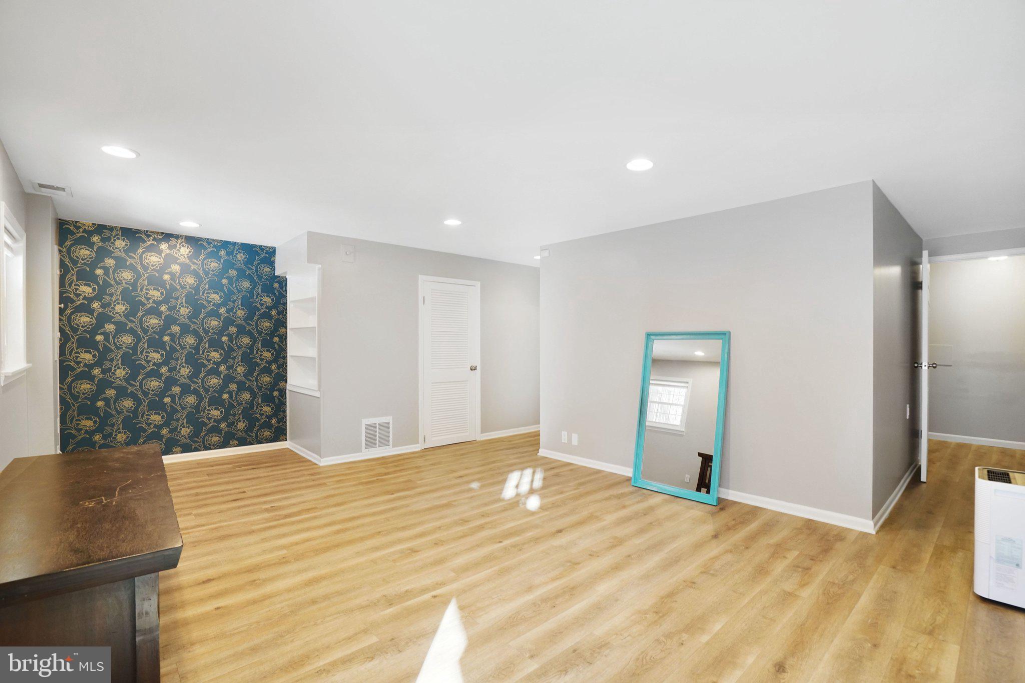 BURKE CENTRE - Residential