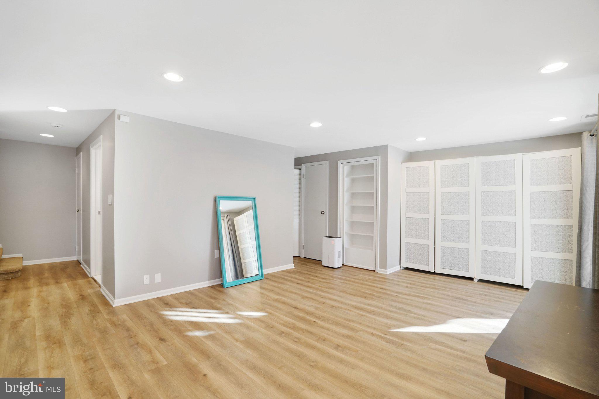 BURKE CENTRE - Residential