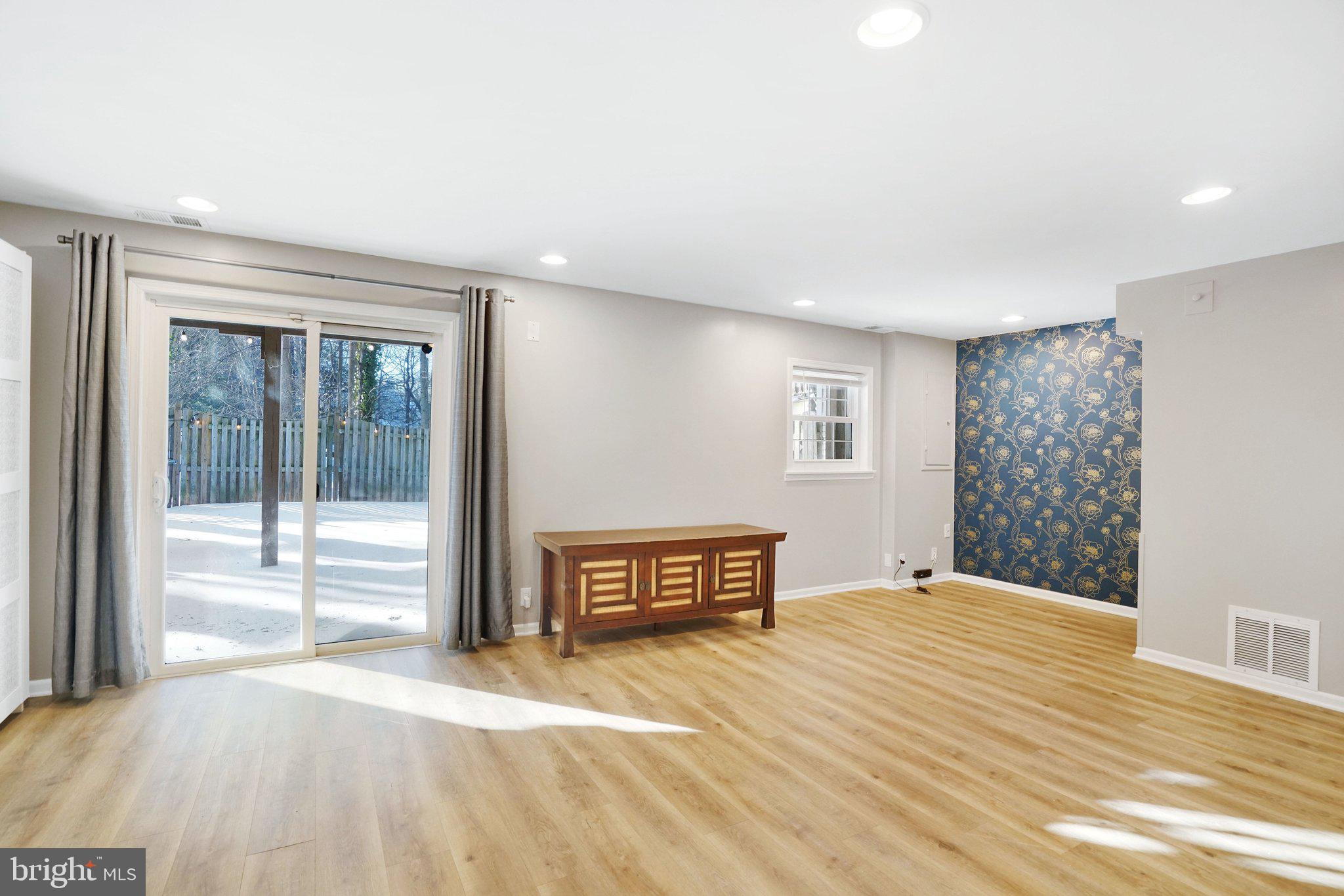 BURKE CENTRE - Residential