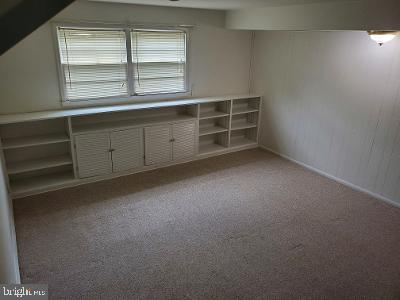 BROYHILLS MCLEAN ESTATES - Residential Lease