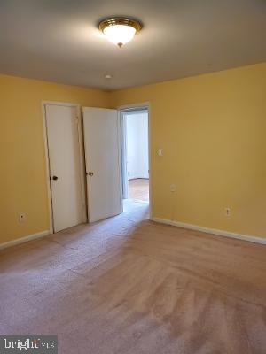 BROYHILLS MCLEAN ESTATES - Residential Lease