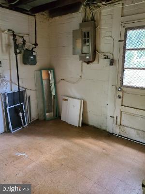 BROYHILLS MCLEAN ESTATES - Residential Lease