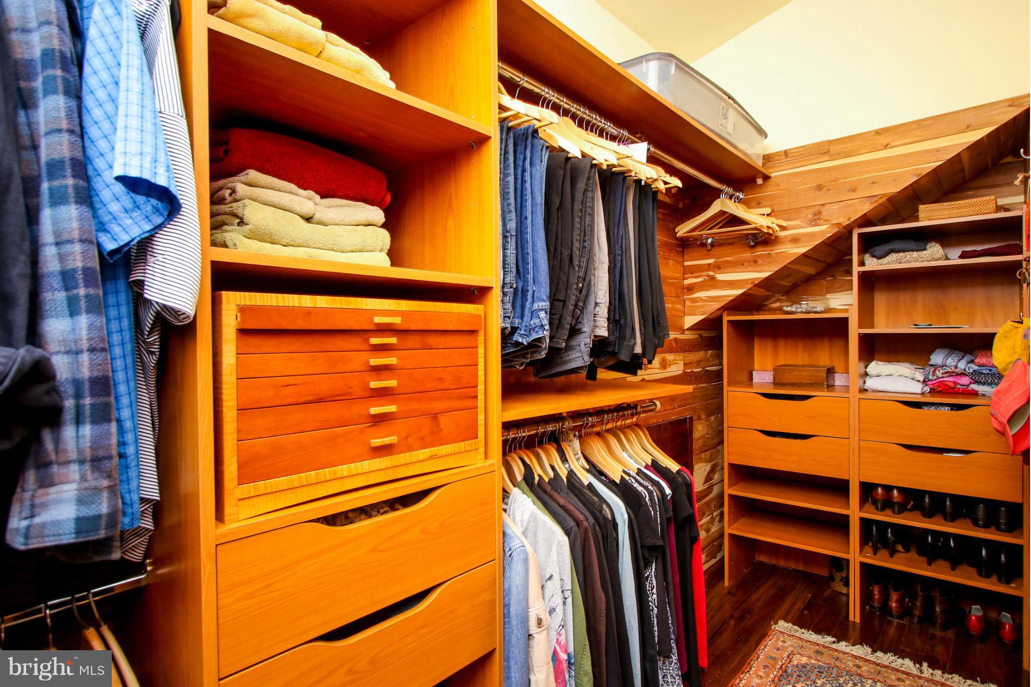 LAURELFORD - Residential