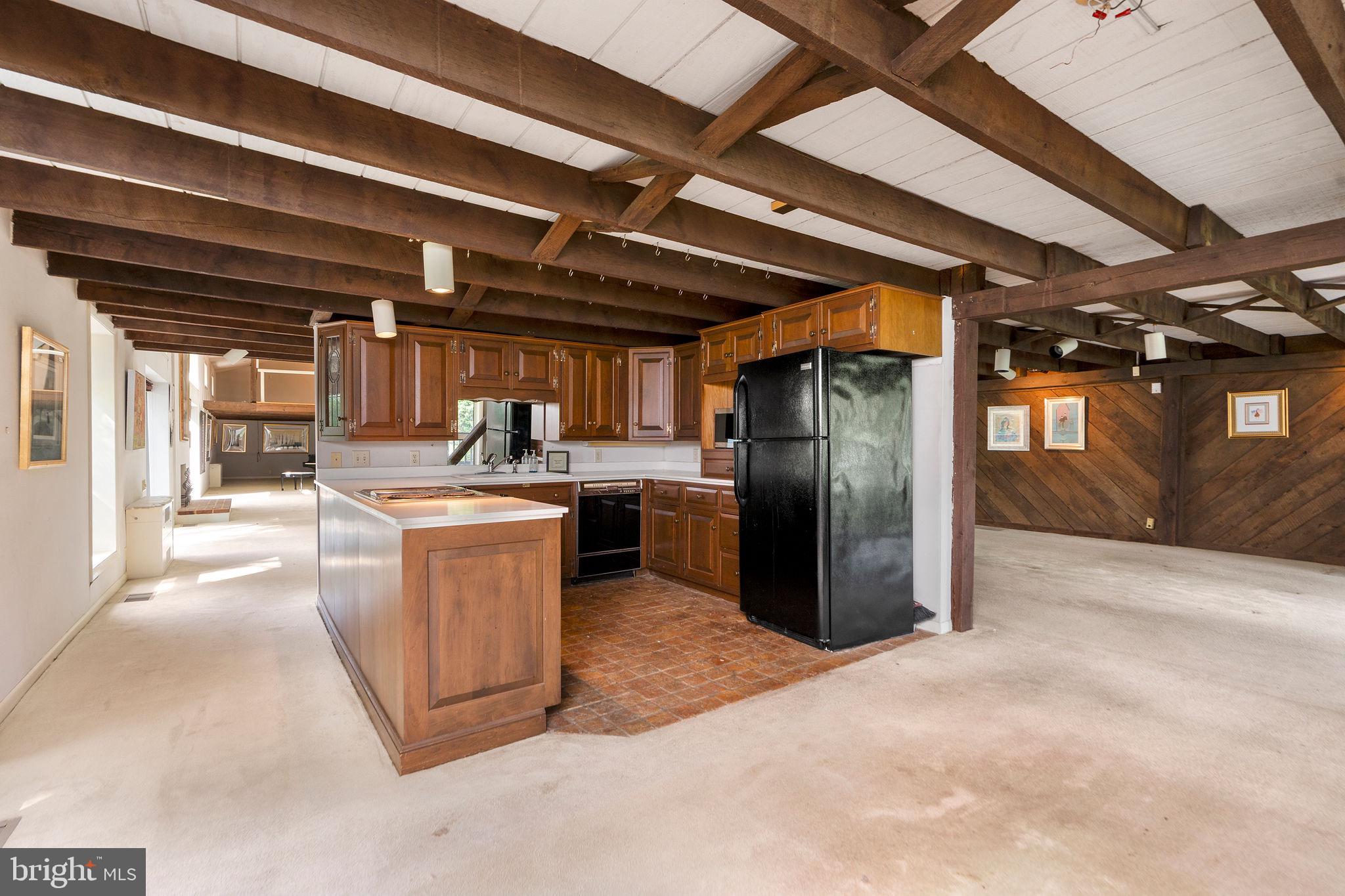 LOVING ACRES - Residential