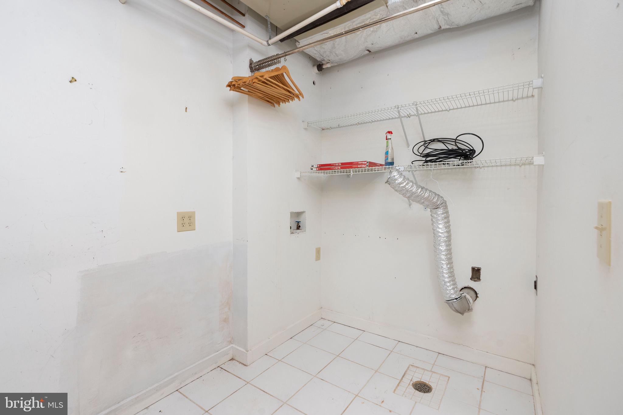 LOVING ACRES - Residential