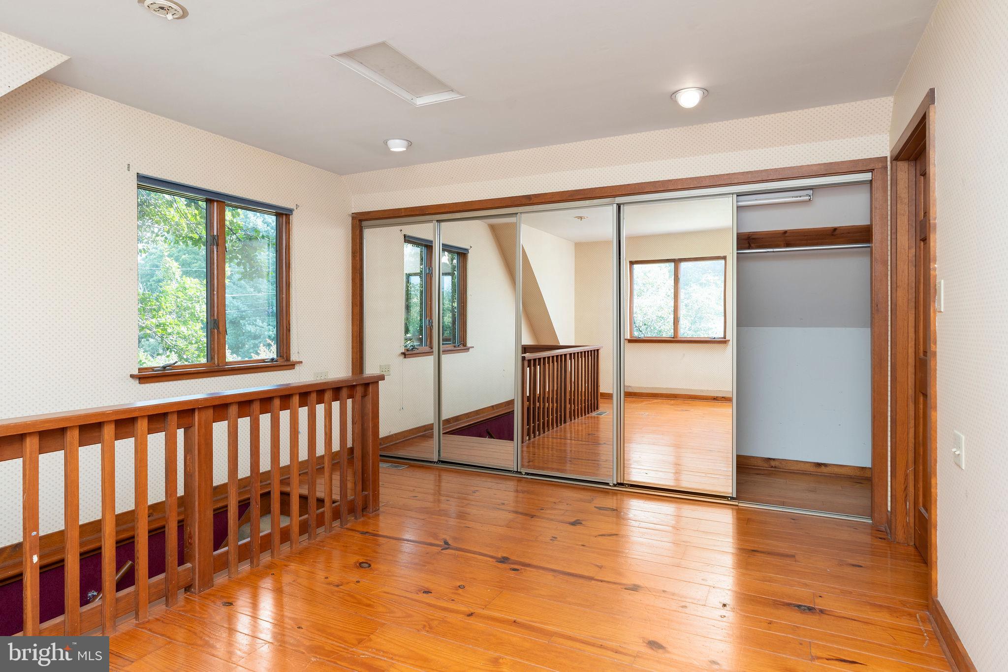 LOVING ACRES - Residential