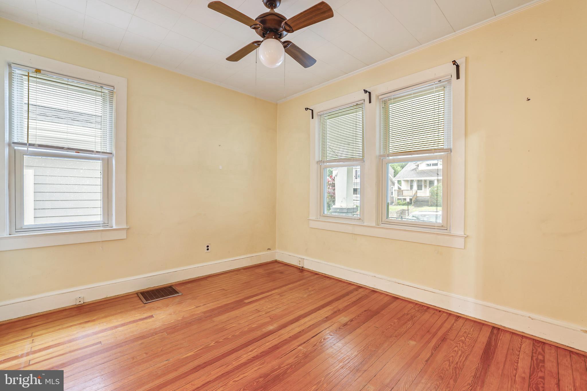 HYATTSVILLE HILLS - Residential