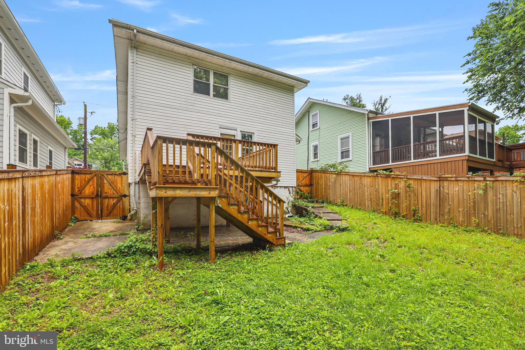 HYATTSVILLE HILLS - Residential