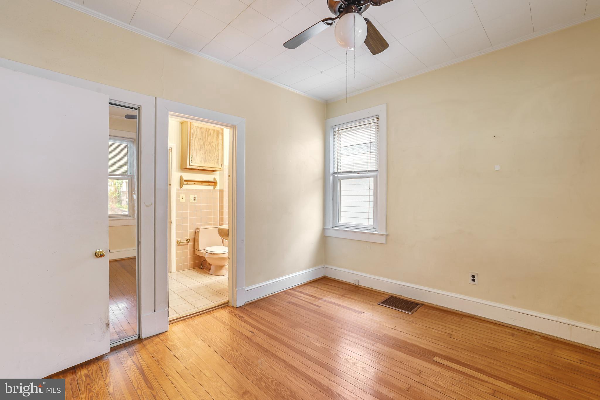 HYATTSVILLE HILLS - Residential