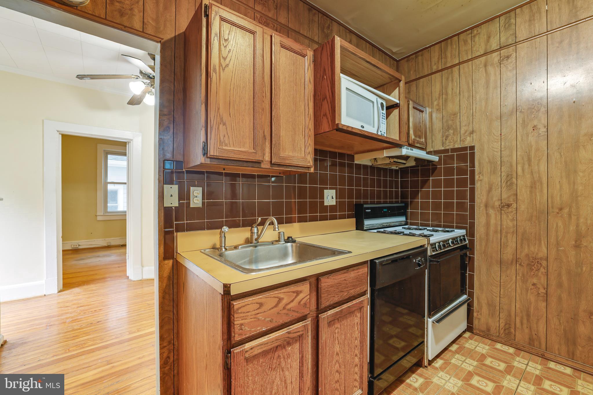 HYATTSVILLE HILLS - Residential