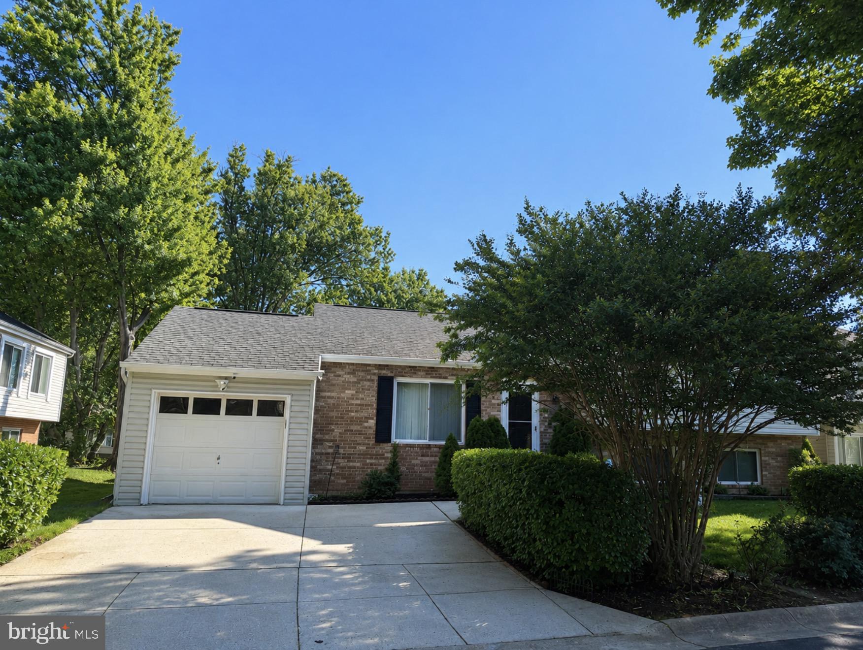 12 GLAZEBROOK COURT