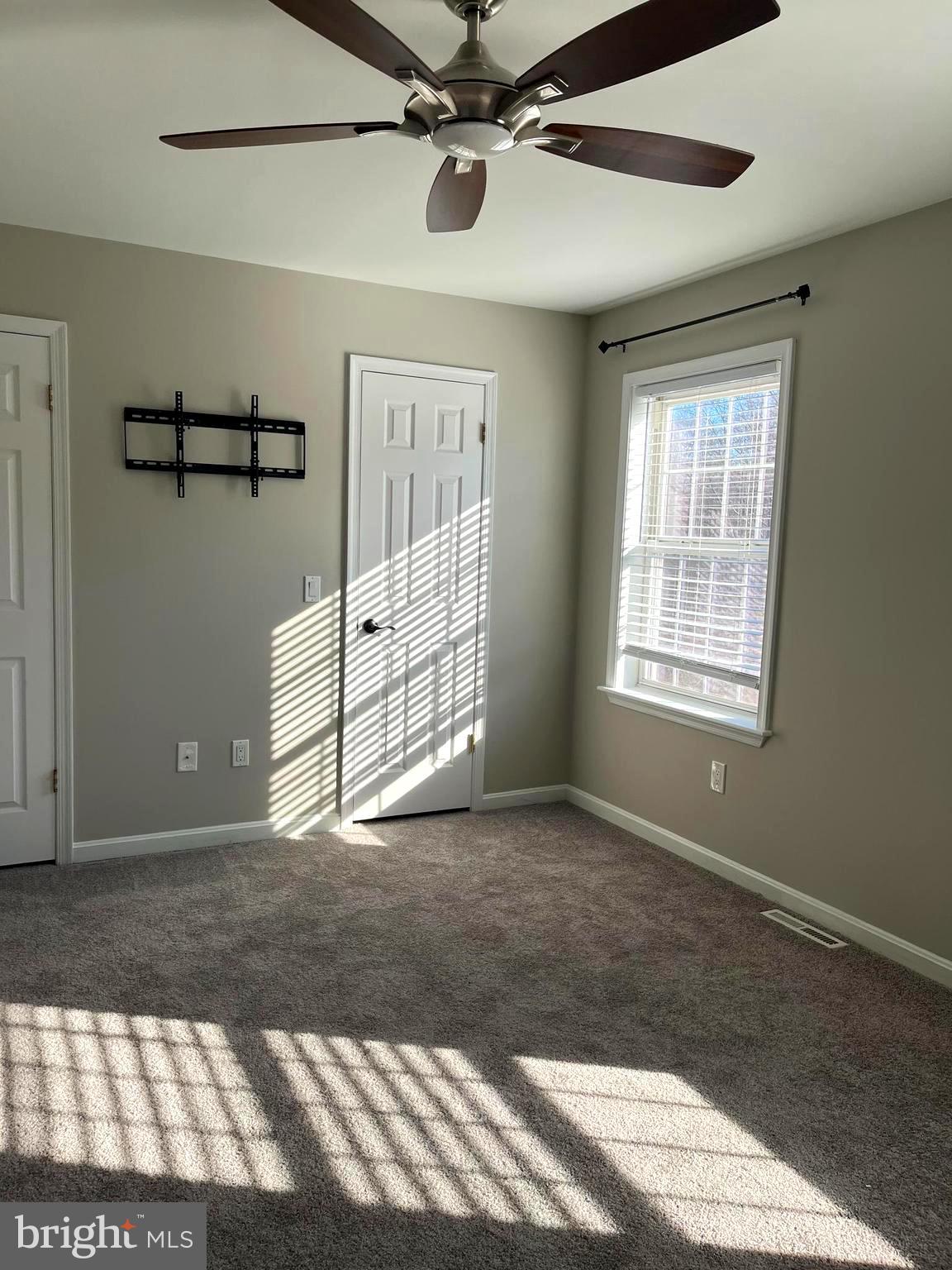 BEAUMONT SQUARE - Residential Lease