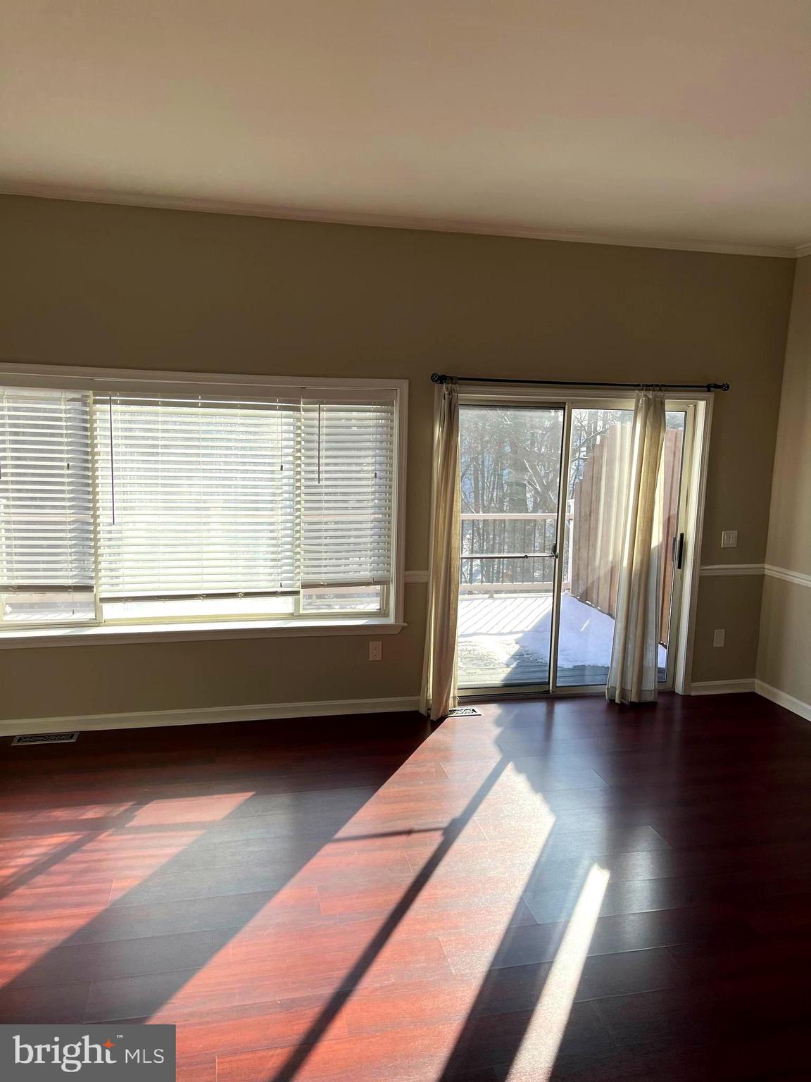 BEAUMONT SQUARE - Residential Lease