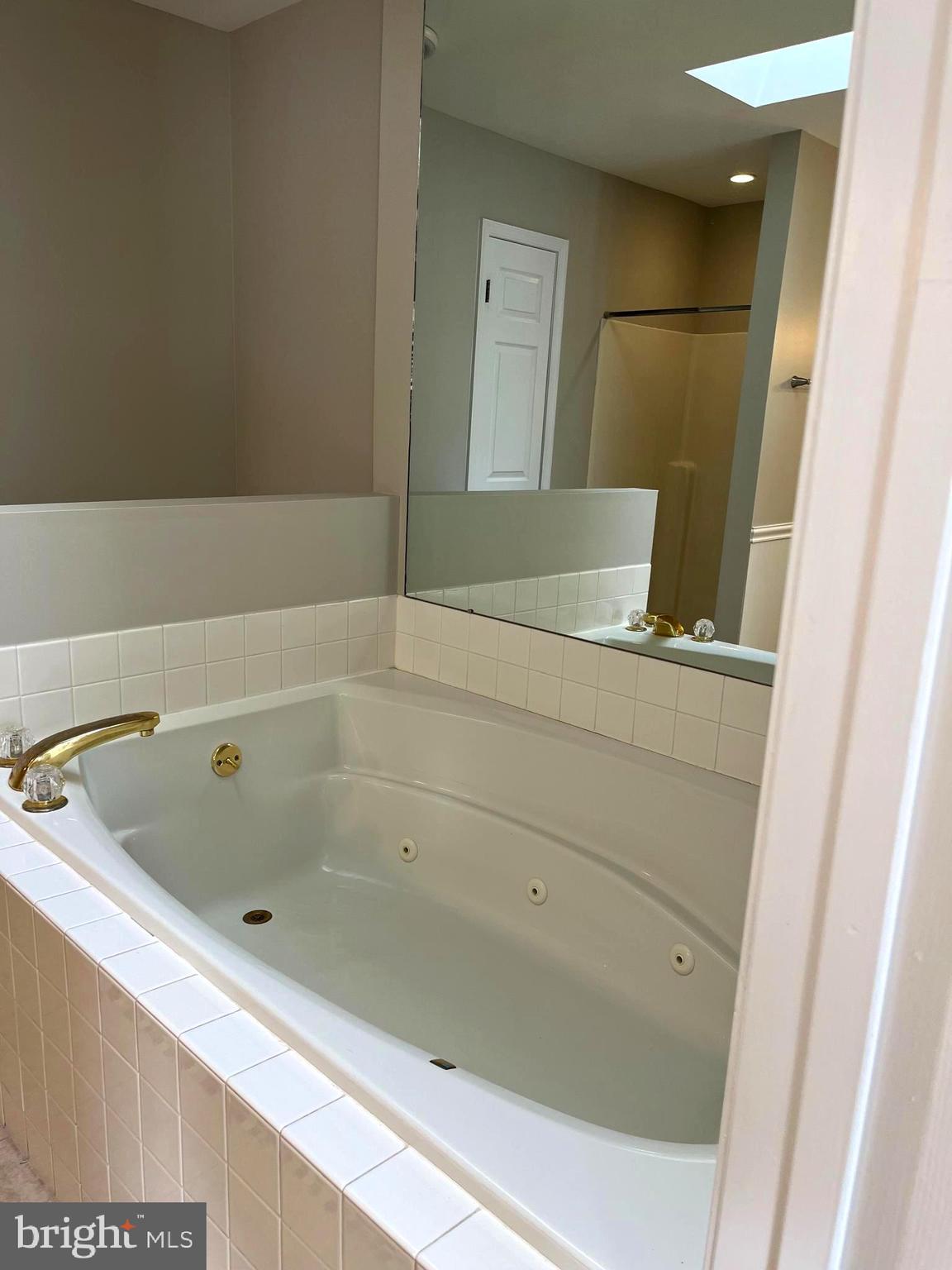 BEAUMONT SQUARE - Residential Lease