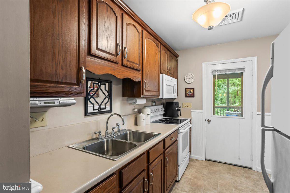 SHERWOOD FOREST - Residential