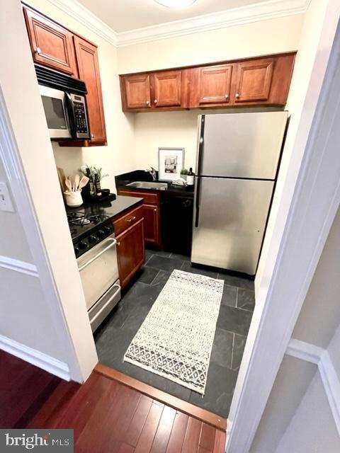 BEARINGS SOUTH - Residential Lease