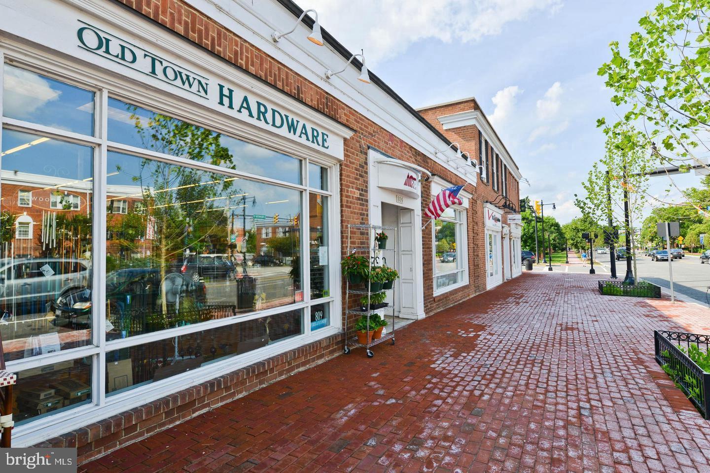 BEARINGS SOUTH - Residential Lease