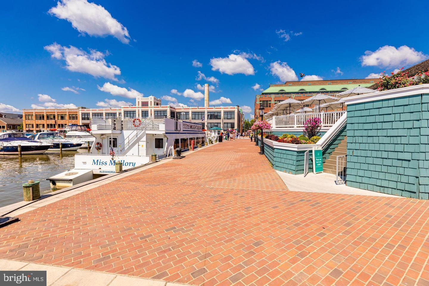 BEARINGS SOUTH - Residential Lease