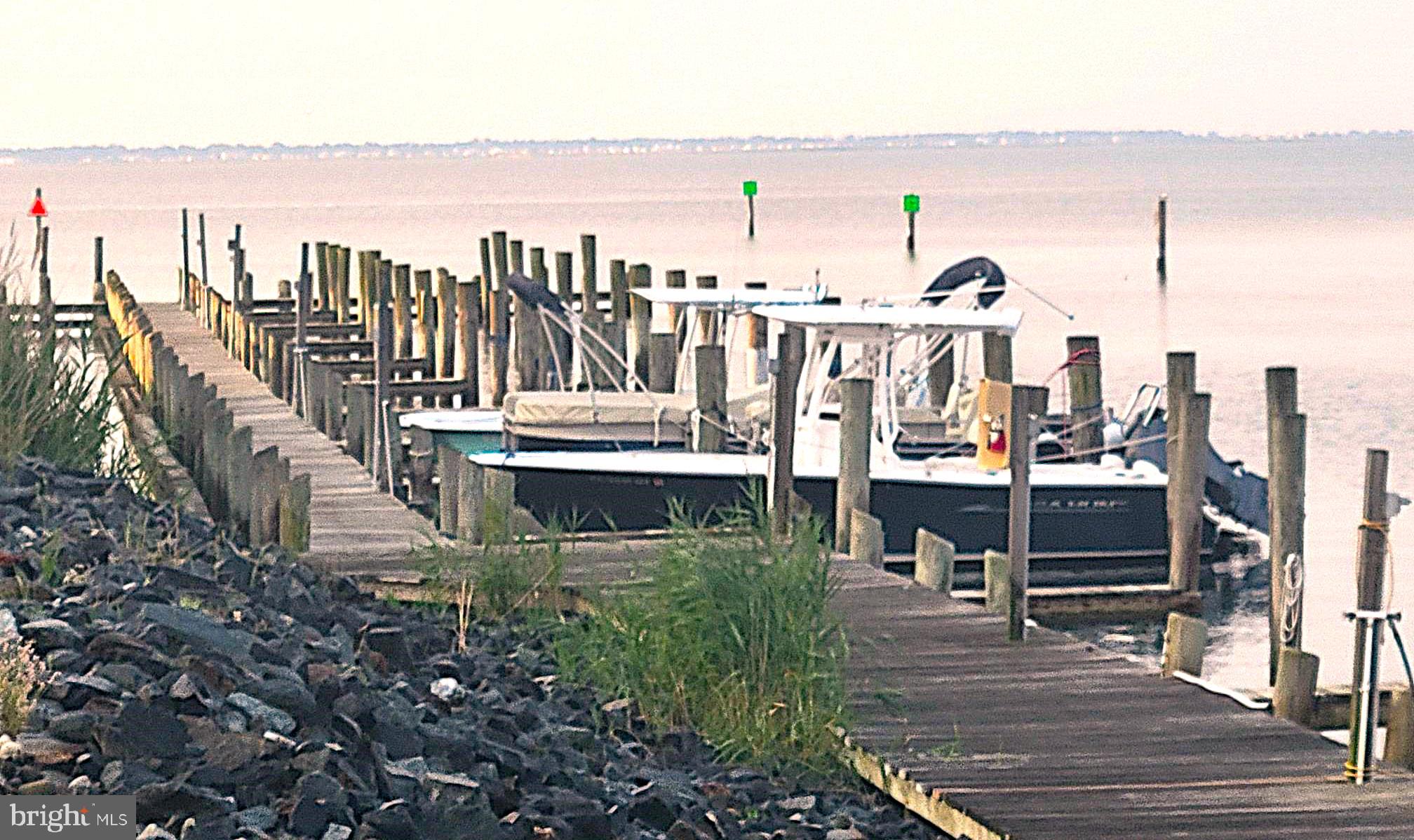 CAPTAIN'S COVE - Residential