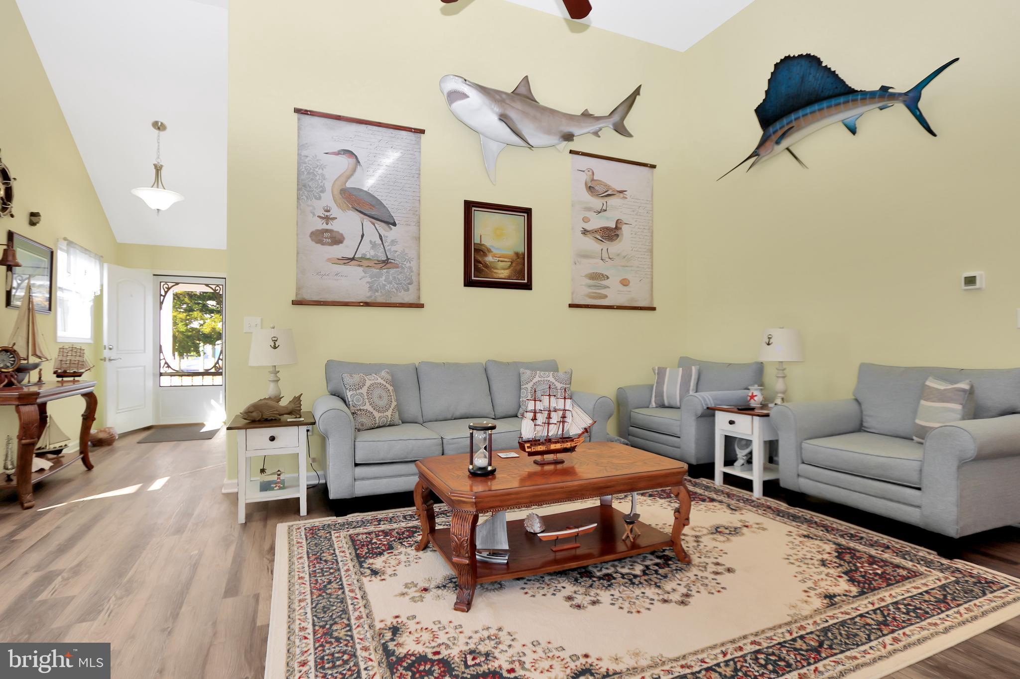 CAPTAIN'S COVE - Residential