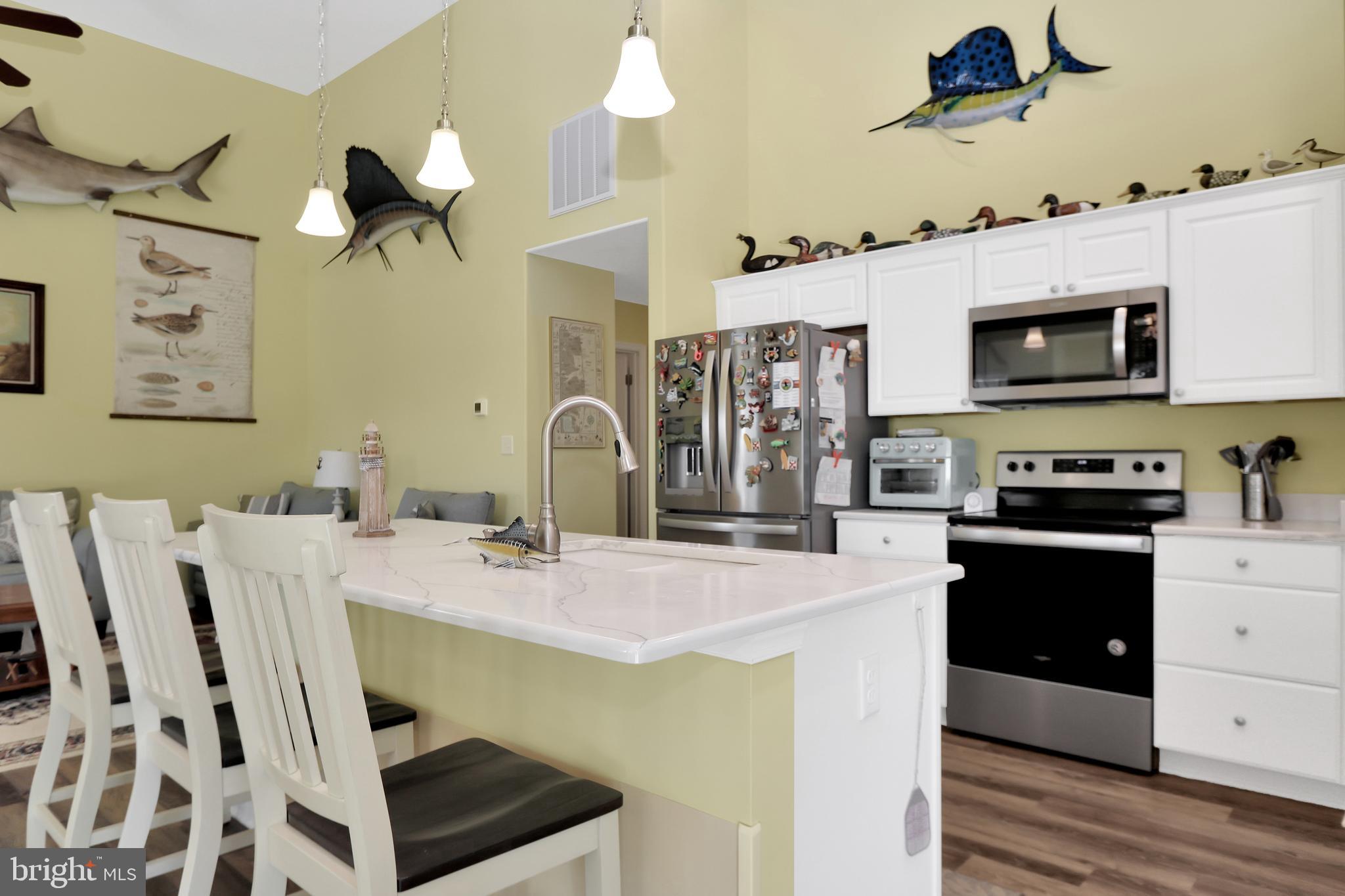 CAPTAIN'S COVE - Residential