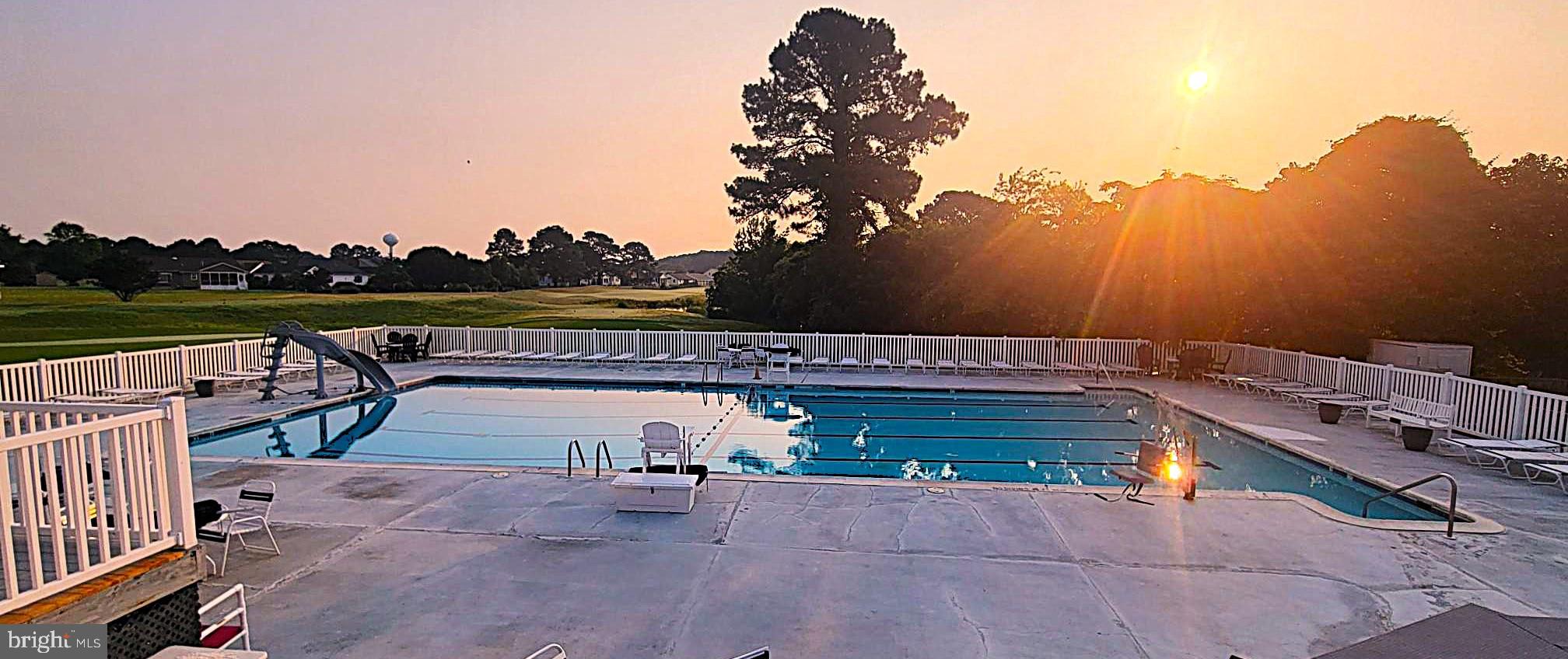 CAPTAIN'S COVE - Residential