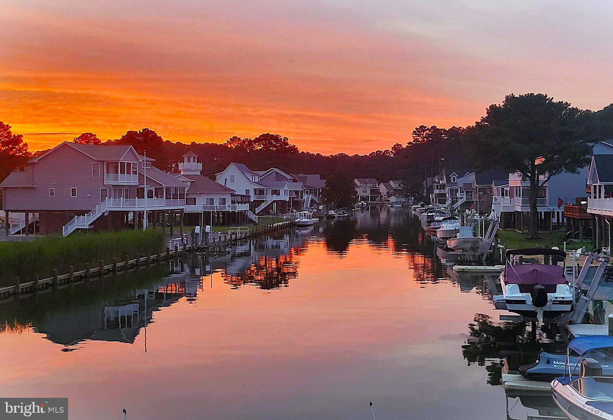 CAPTAIN'S COVE - Residential