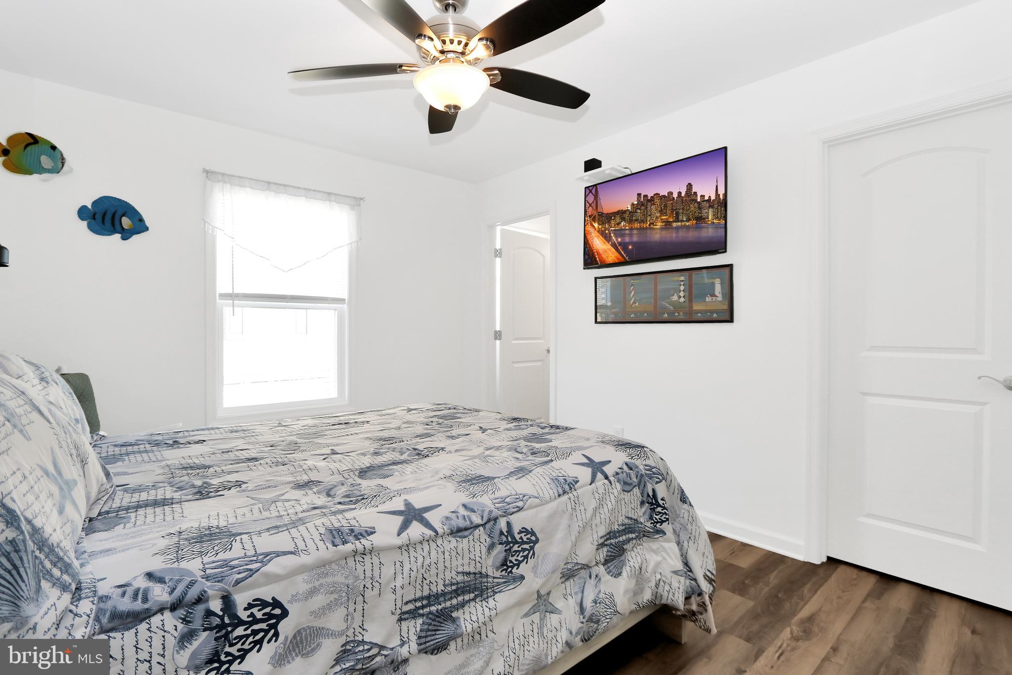 CAPTAIN'S COVE - Residential