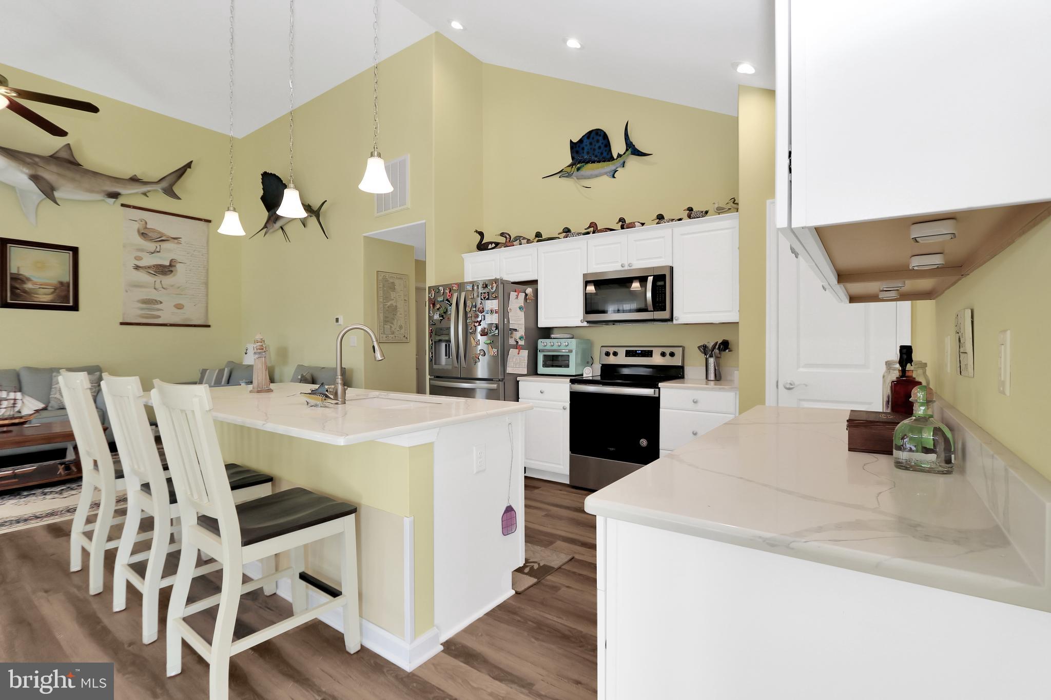 CAPTAIN'S COVE - Residential