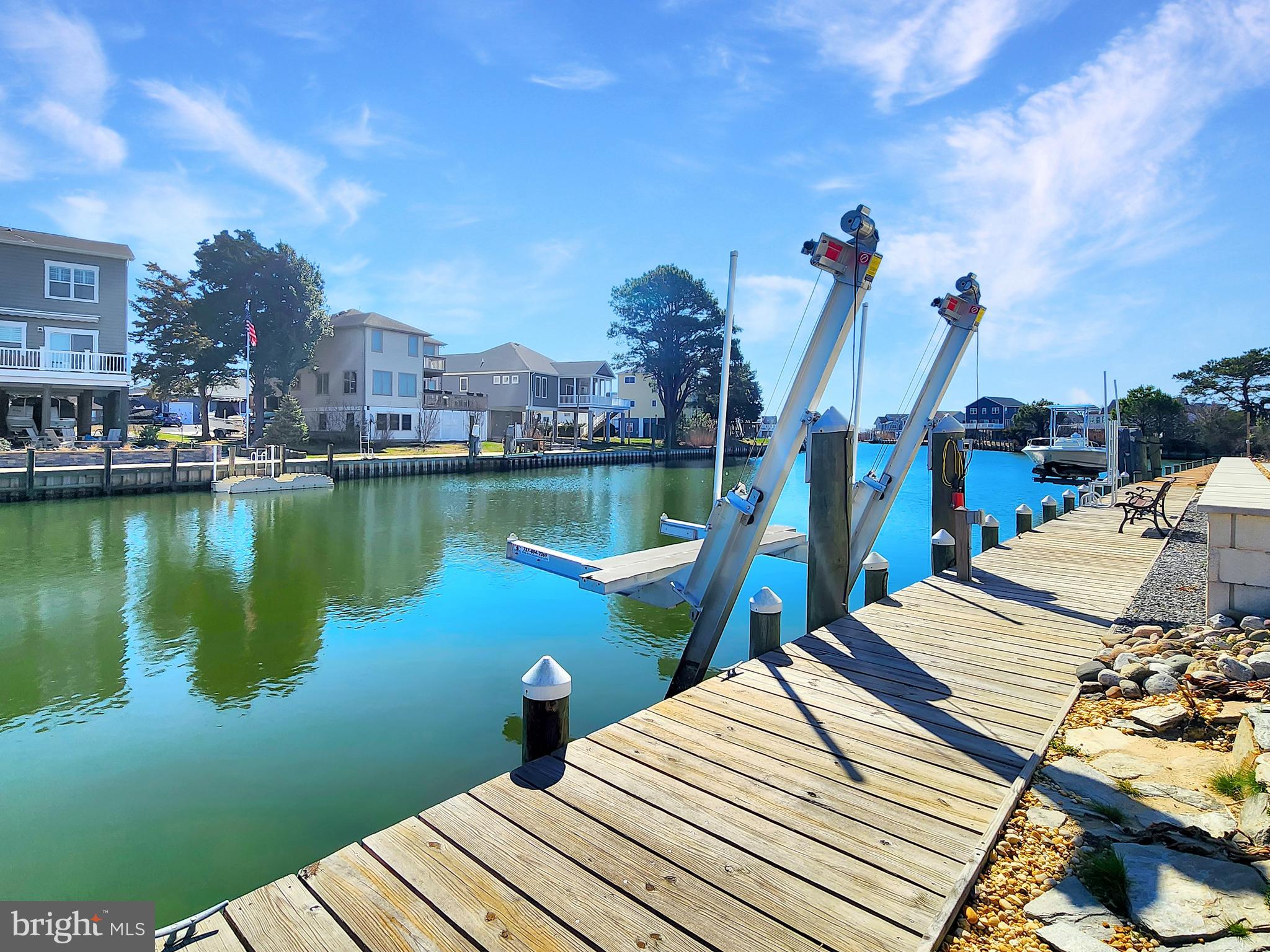 CAPTAIN'S COVE - Residential