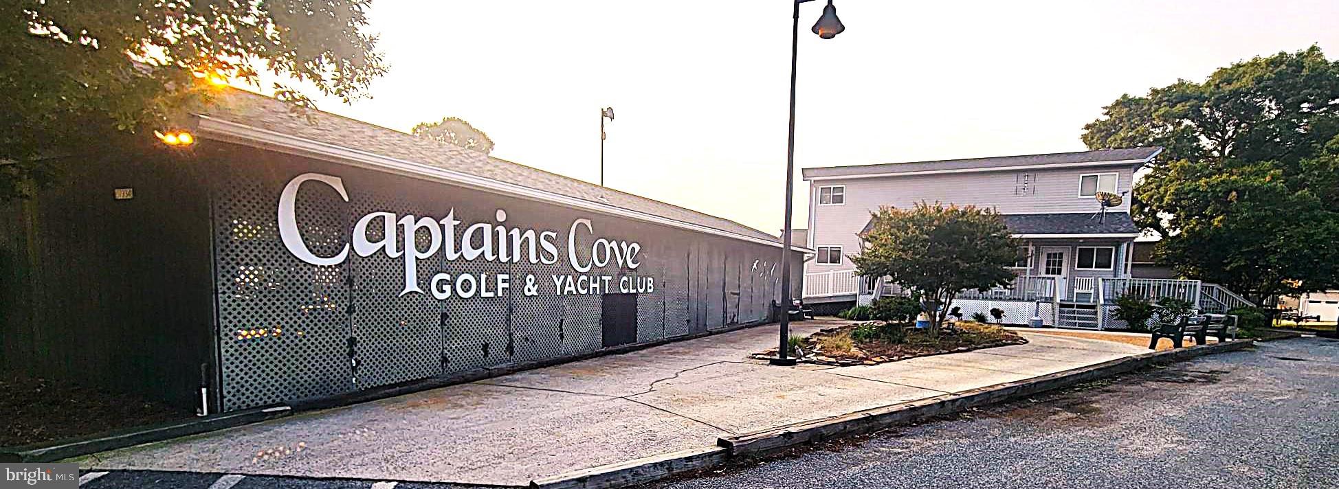 CAPTAIN'S COVE - Residential