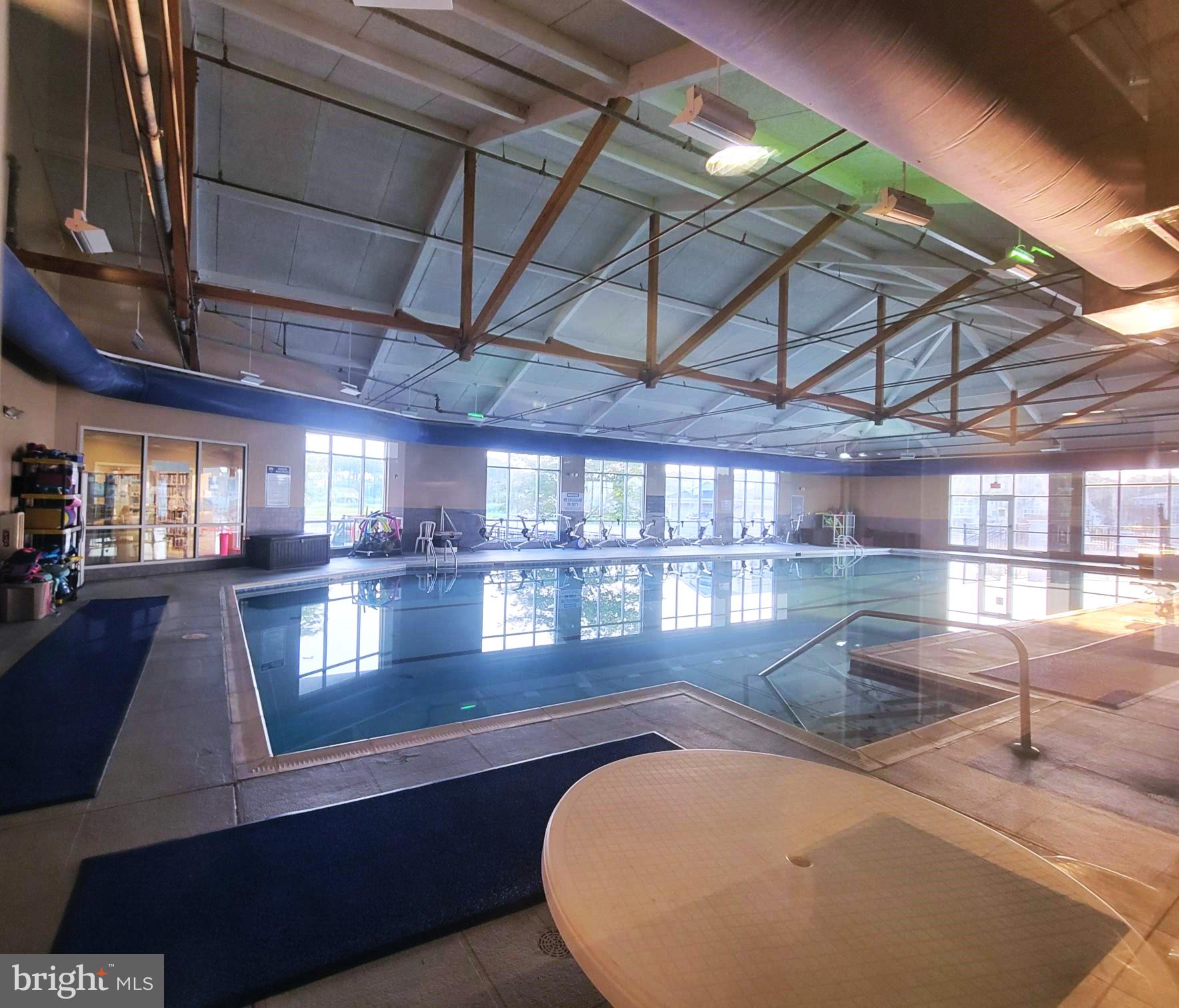 CAPTAIN'S COVE - Residential