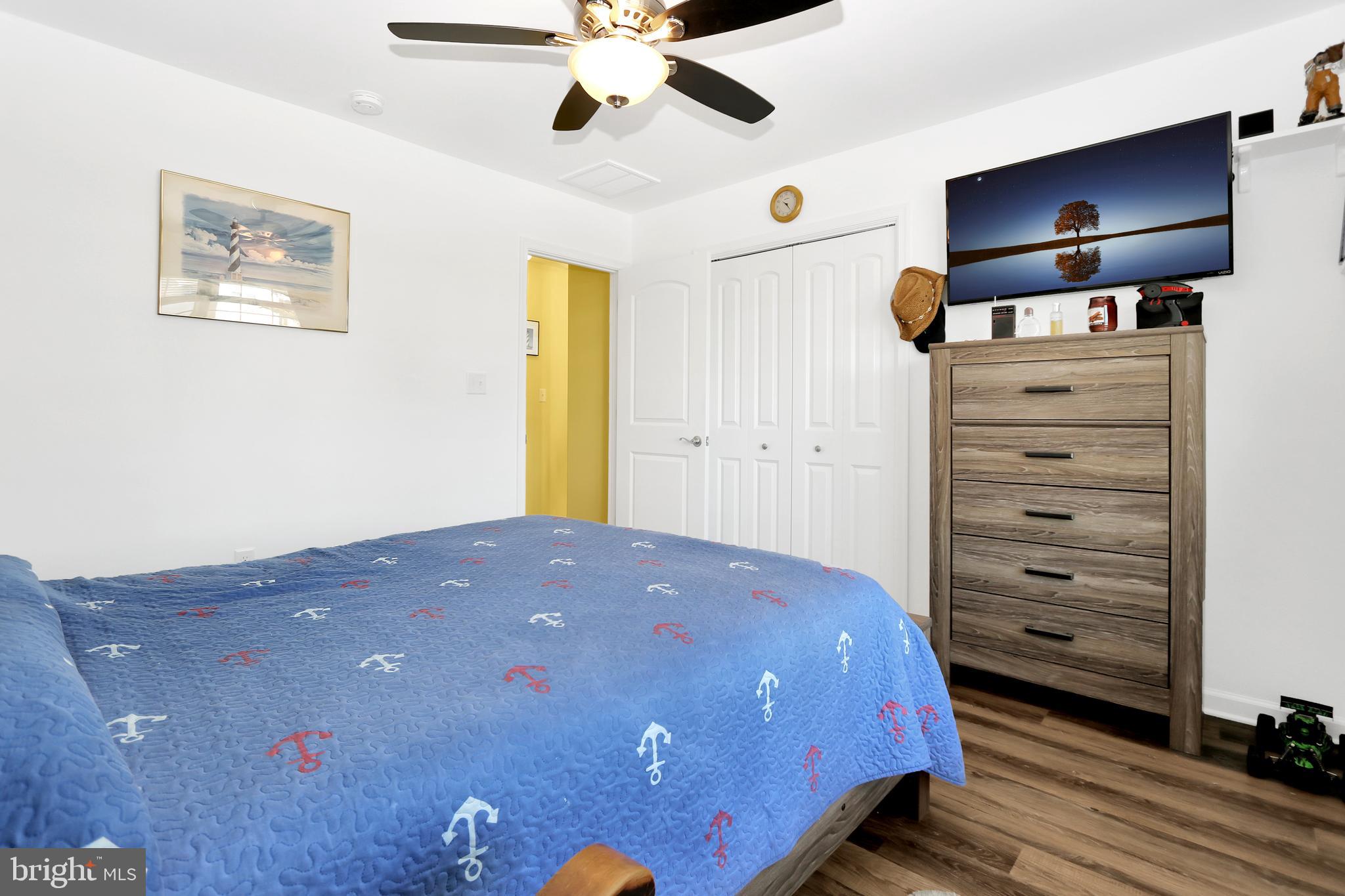 CAPTAIN'S COVE - Residential