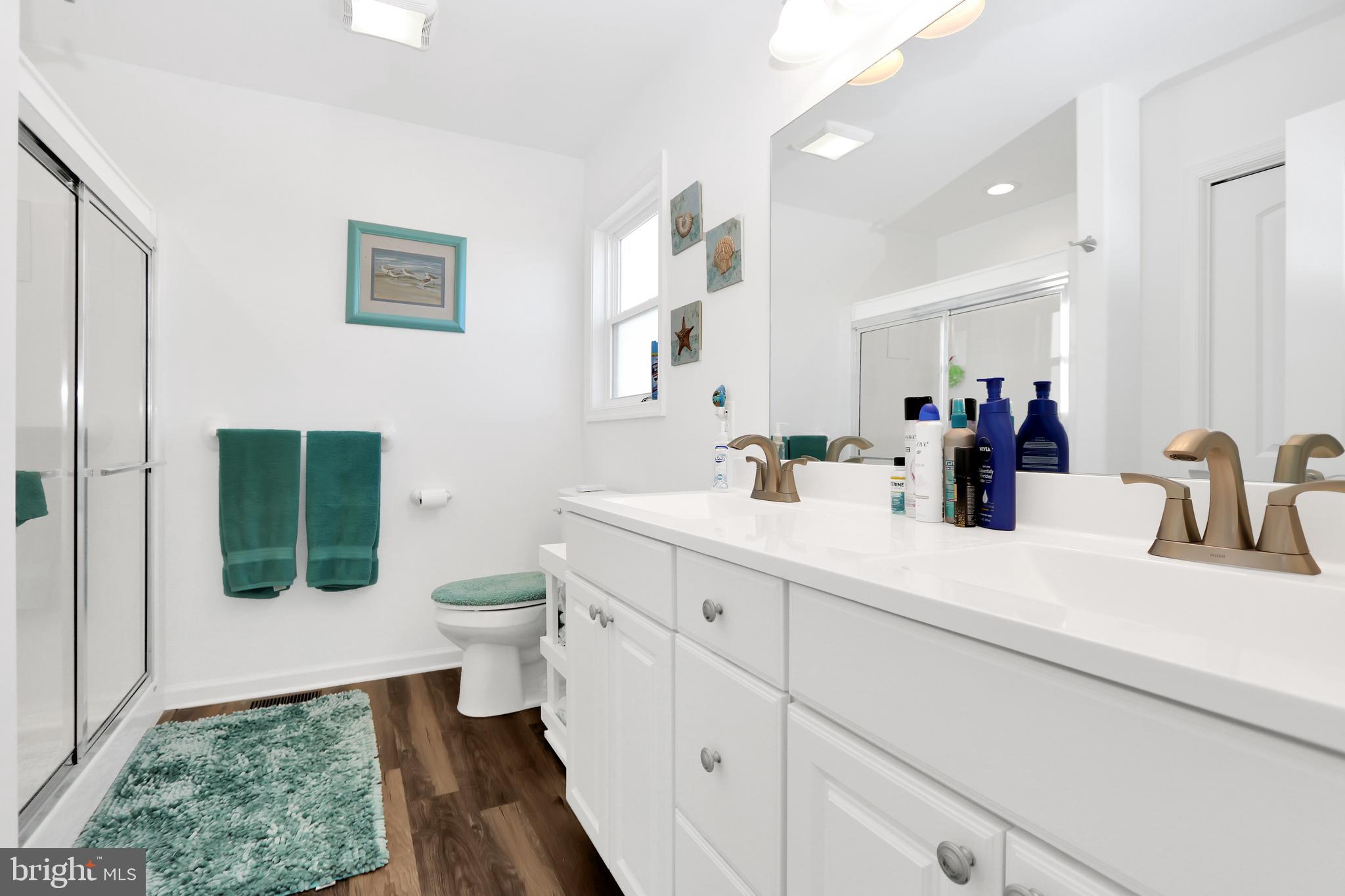 CAPTAIN'S COVE - Residential