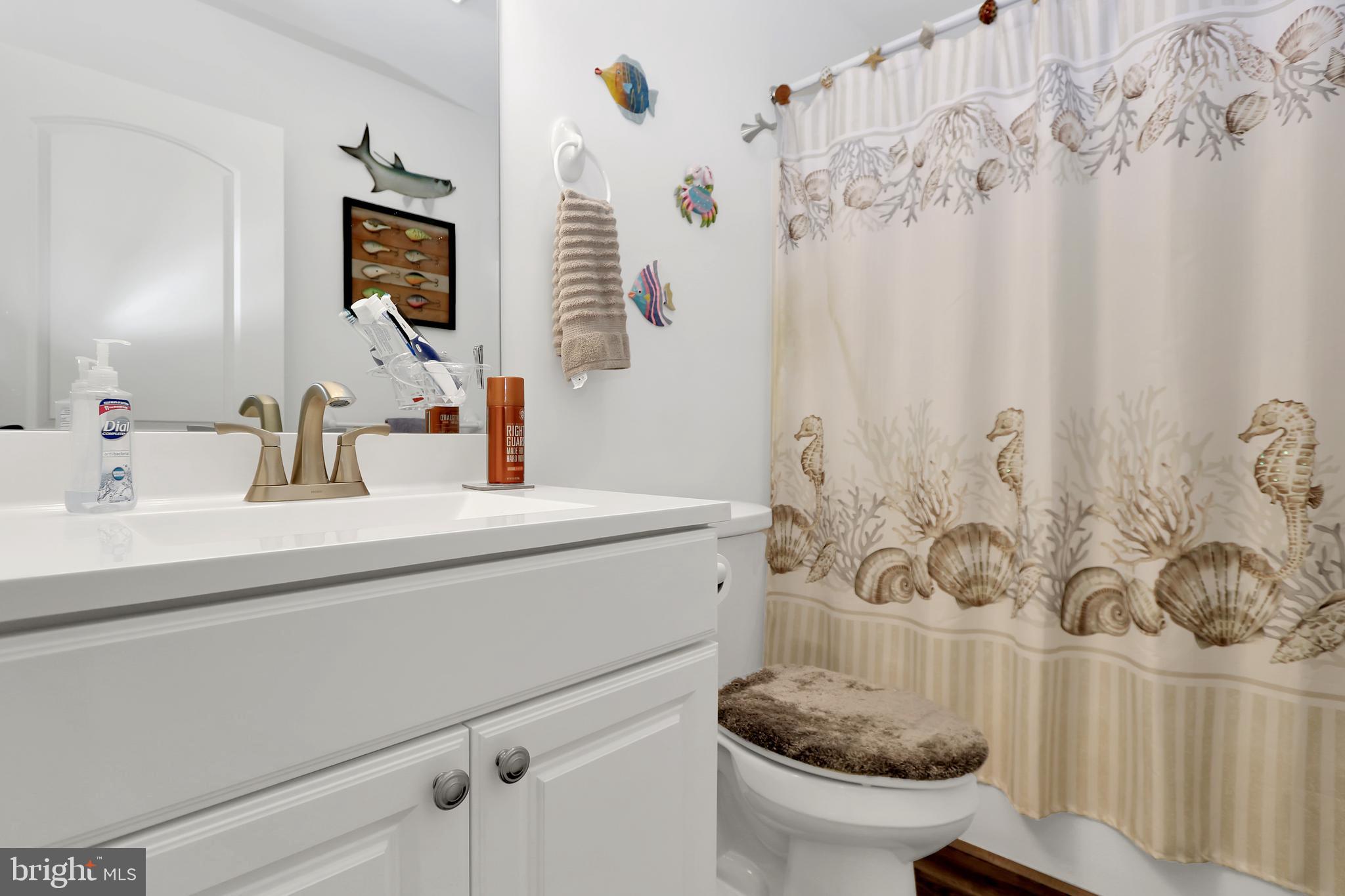 CAPTAIN'S COVE - Residential