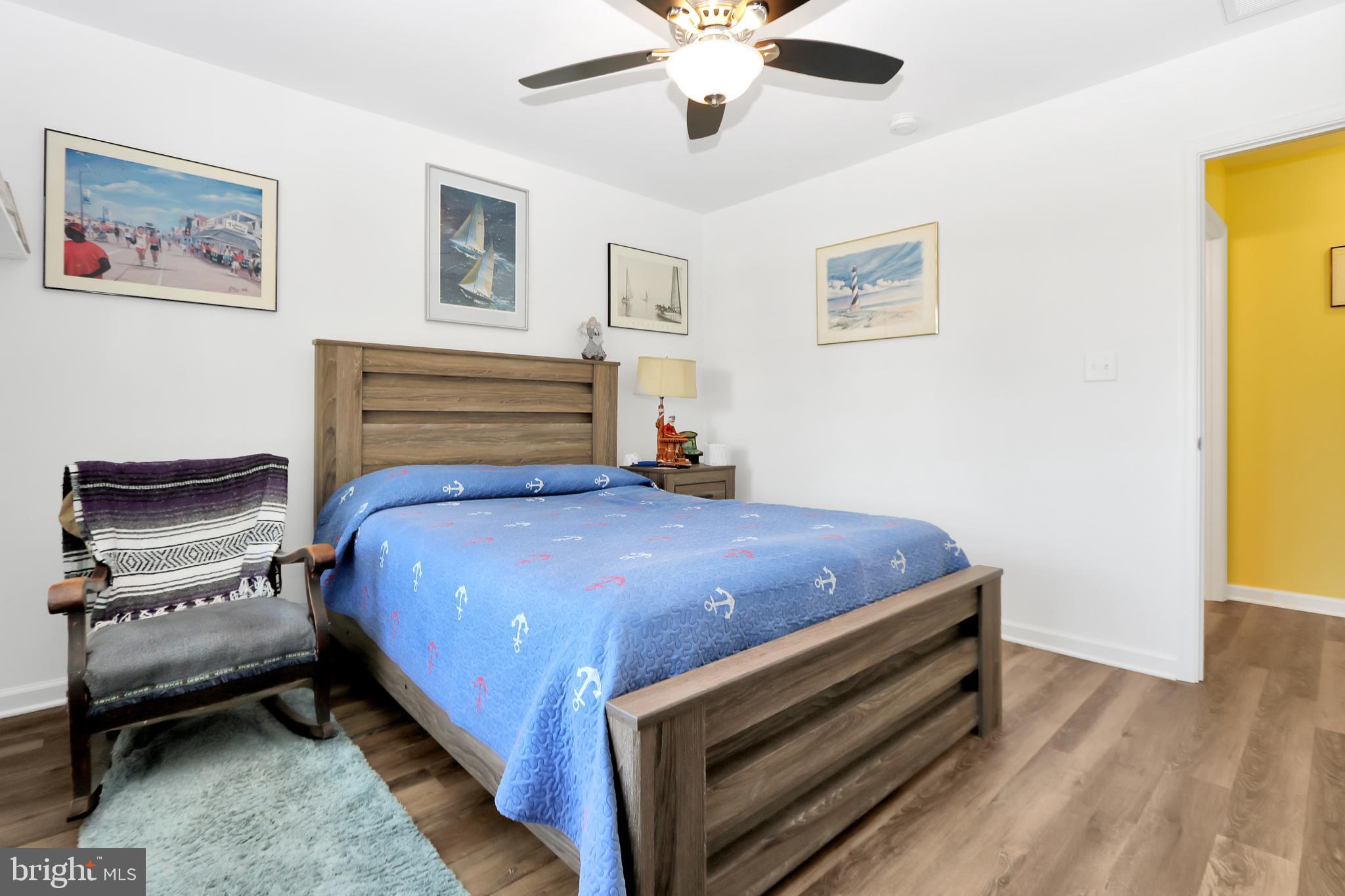 CAPTAIN'S COVE - Residential