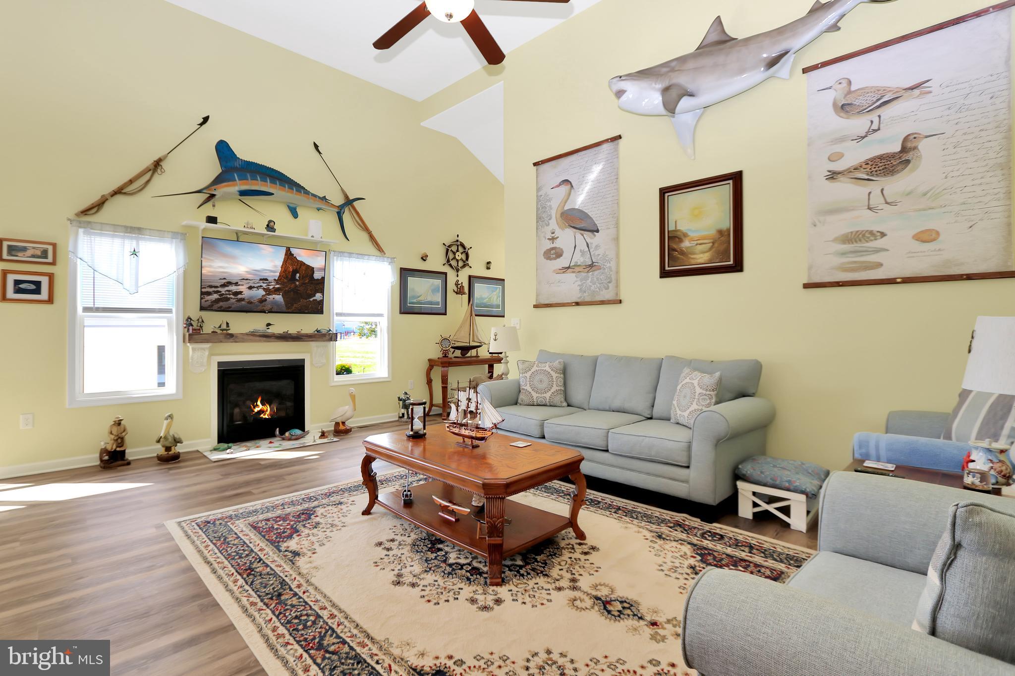 CAPTAIN'S COVE - Residential