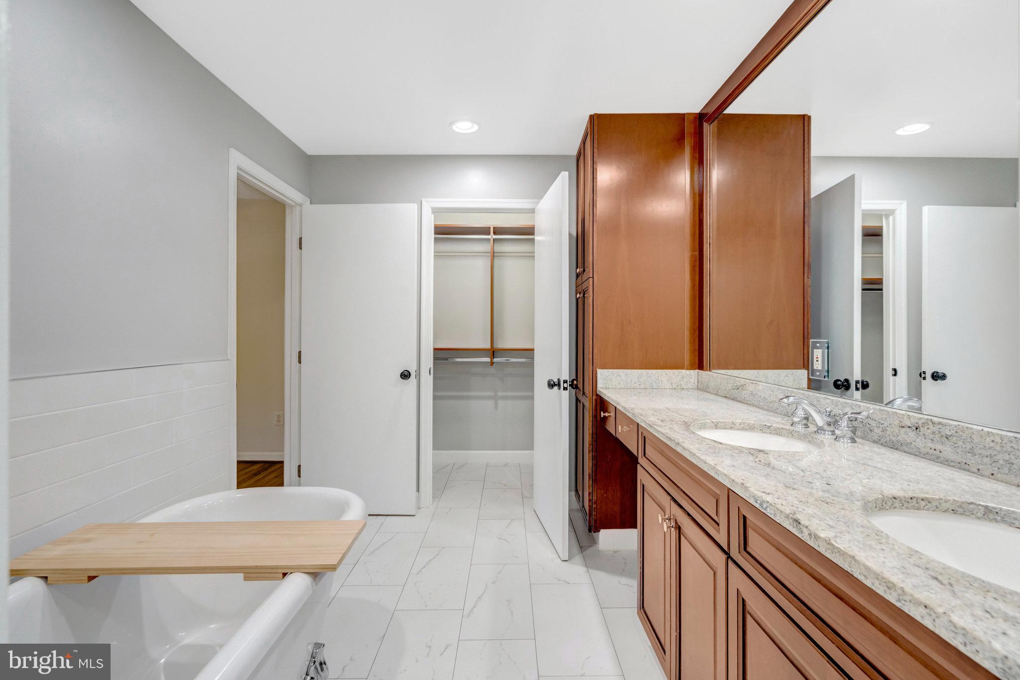 ORANGE HUNT ESTATES - Residential Lease