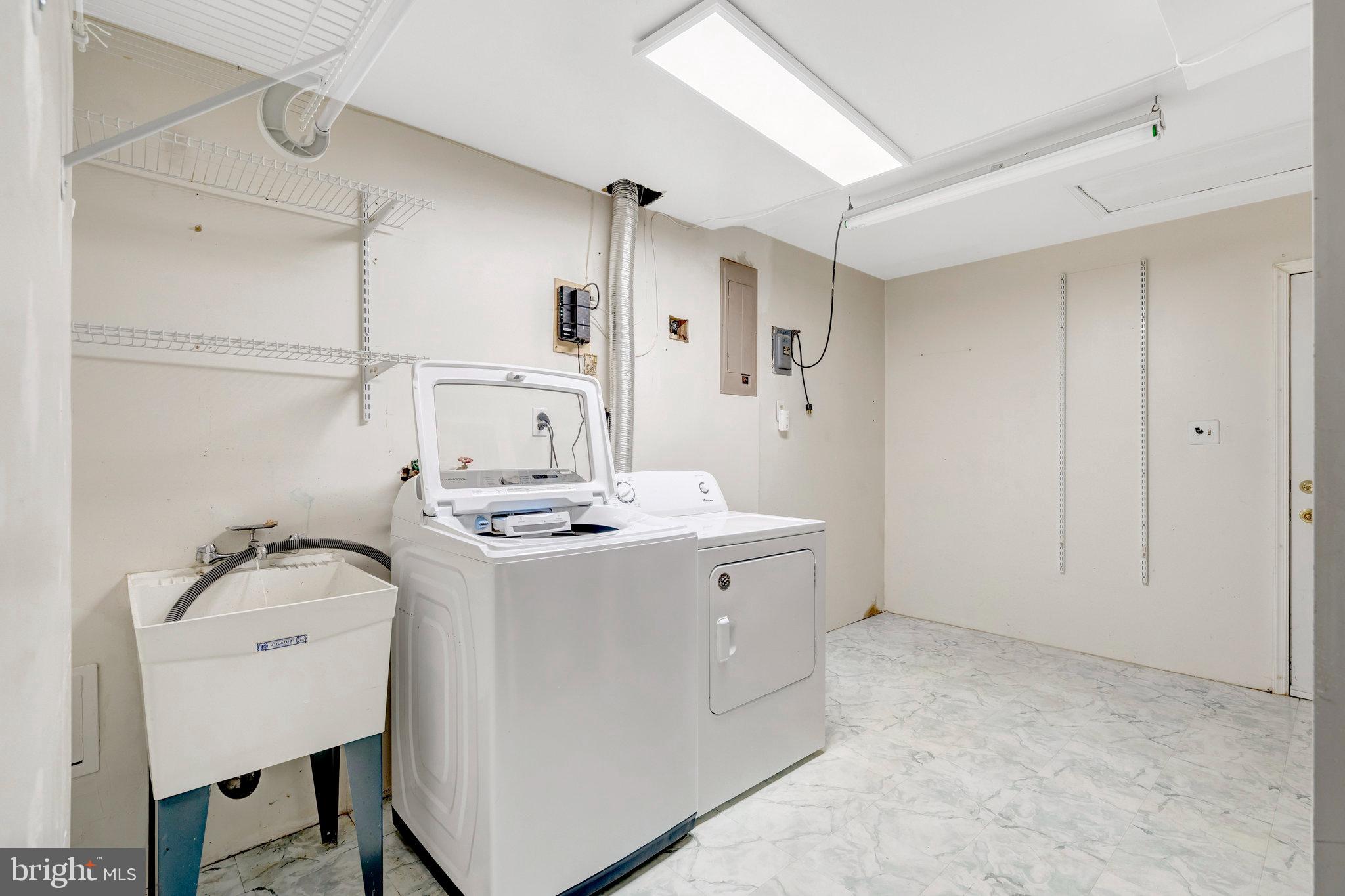 ORANGE HUNT ESTATES - Residential Lease