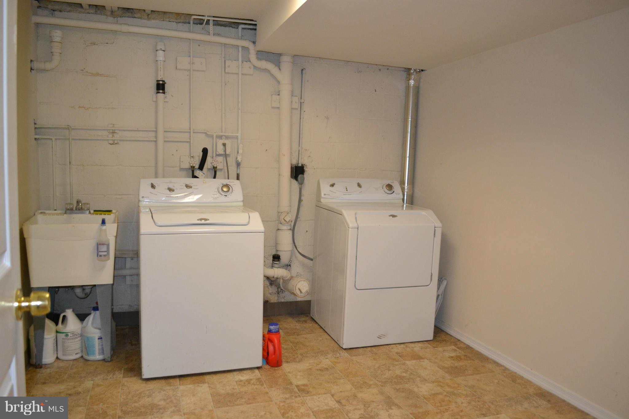 OAKRIDGE / COUNTRY RIDGE - Residential