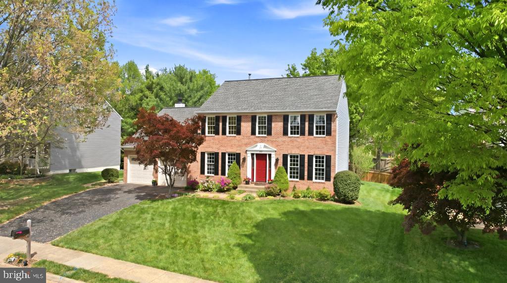210 FOXBOROUGH DRIVE SW