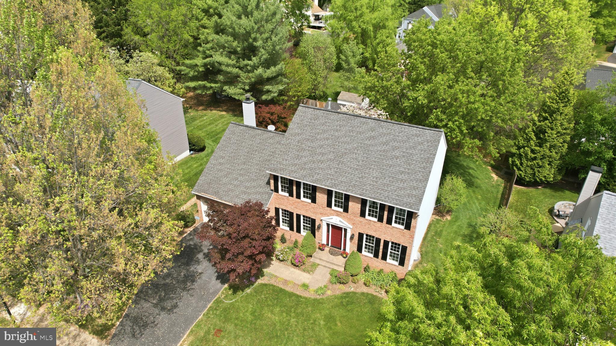 210 FOXBOROUGH DRIVE SW