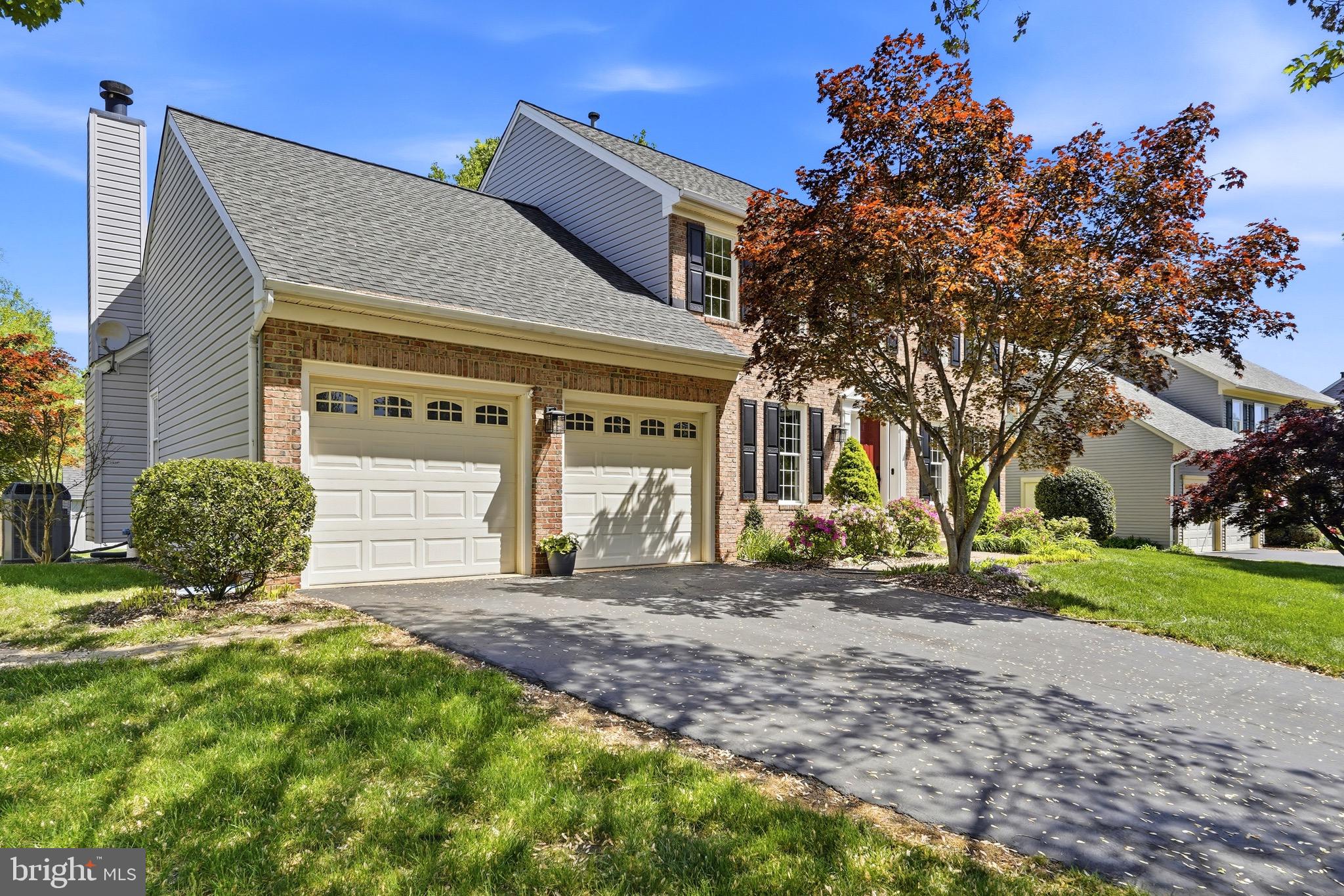 210 FOXBOROUGH DRIVE SW