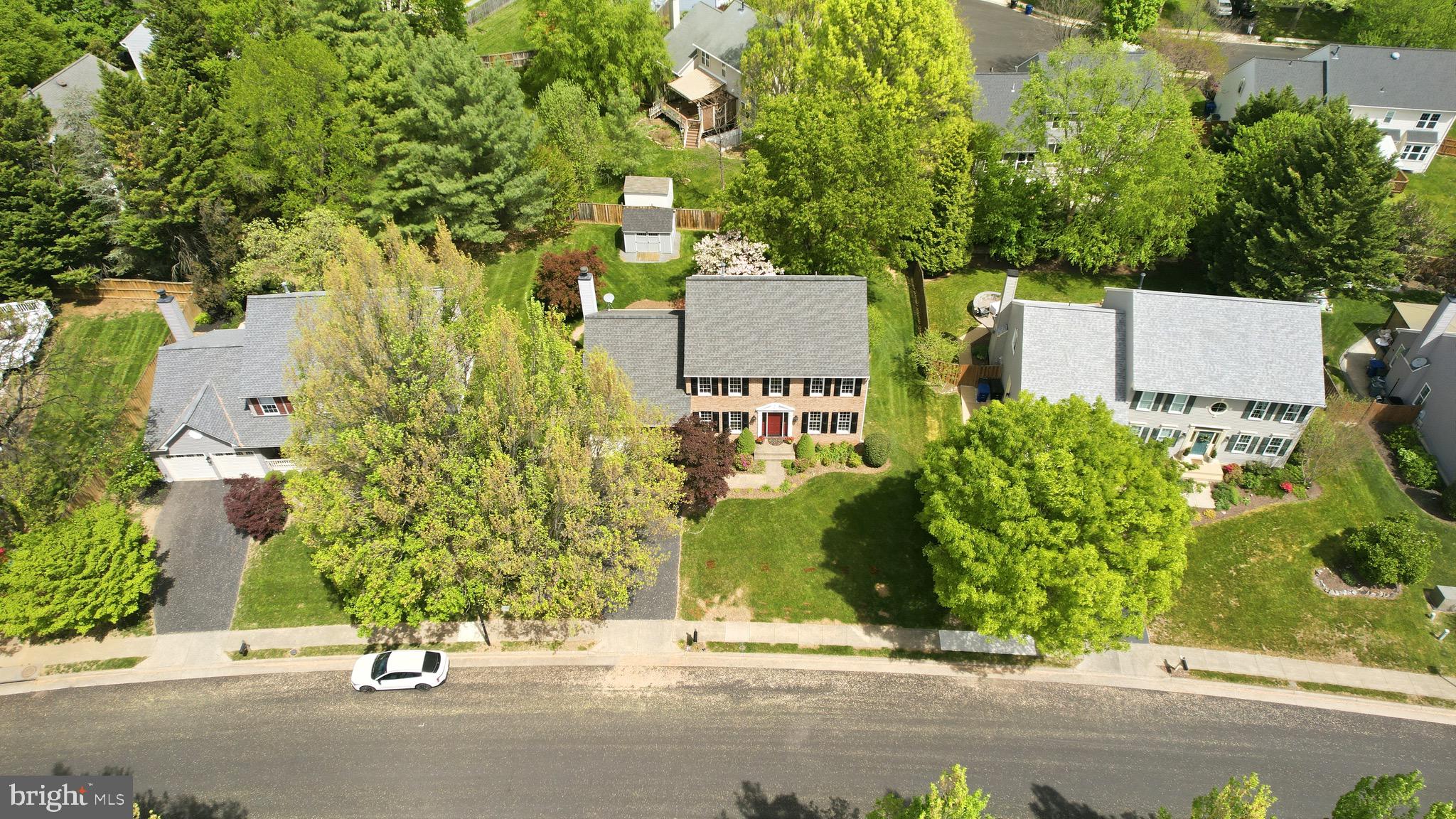 210 FOXBOROUGH DRIVE SW